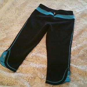 DYLN  Yoga groove cropped pants